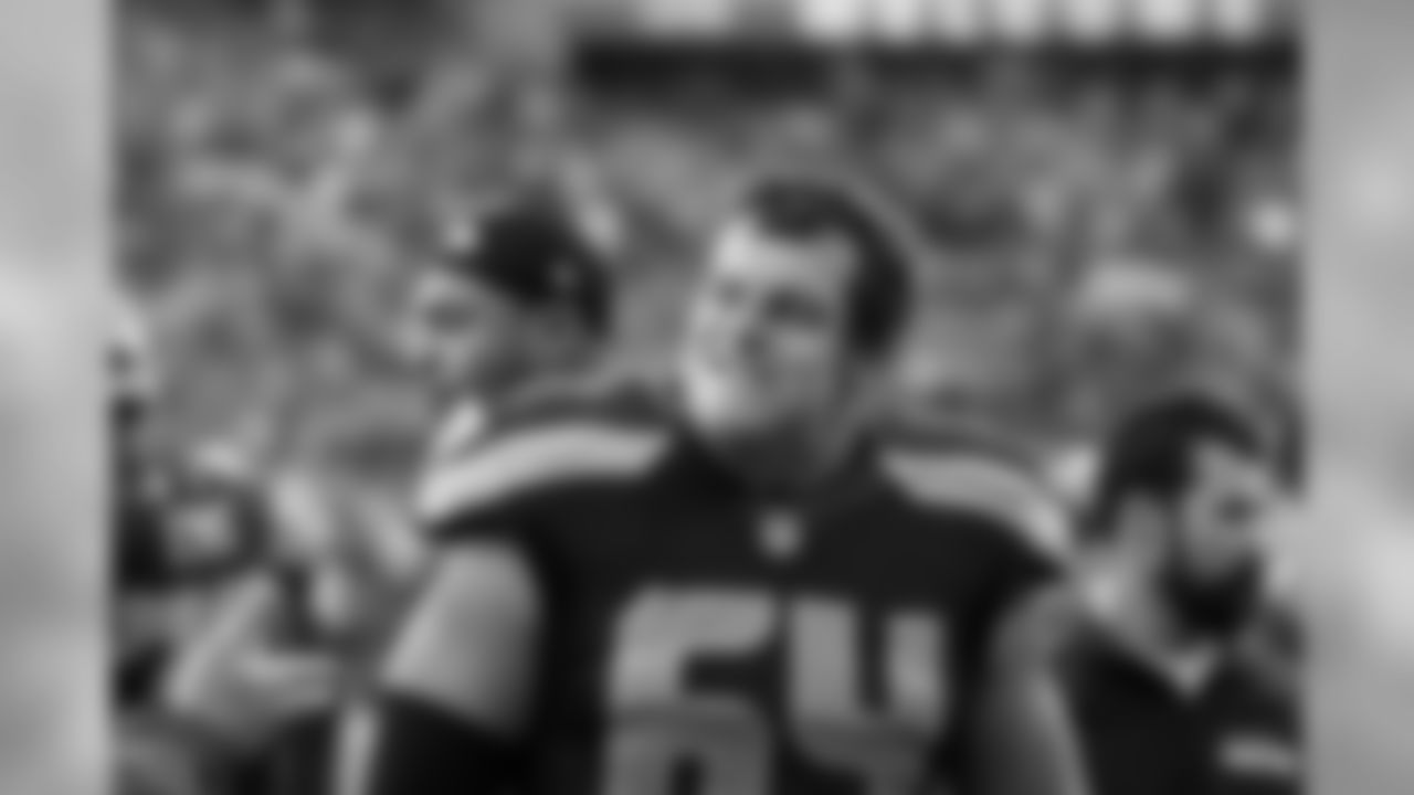 tempSeahawksSideline_vs_49ers-14.jpg