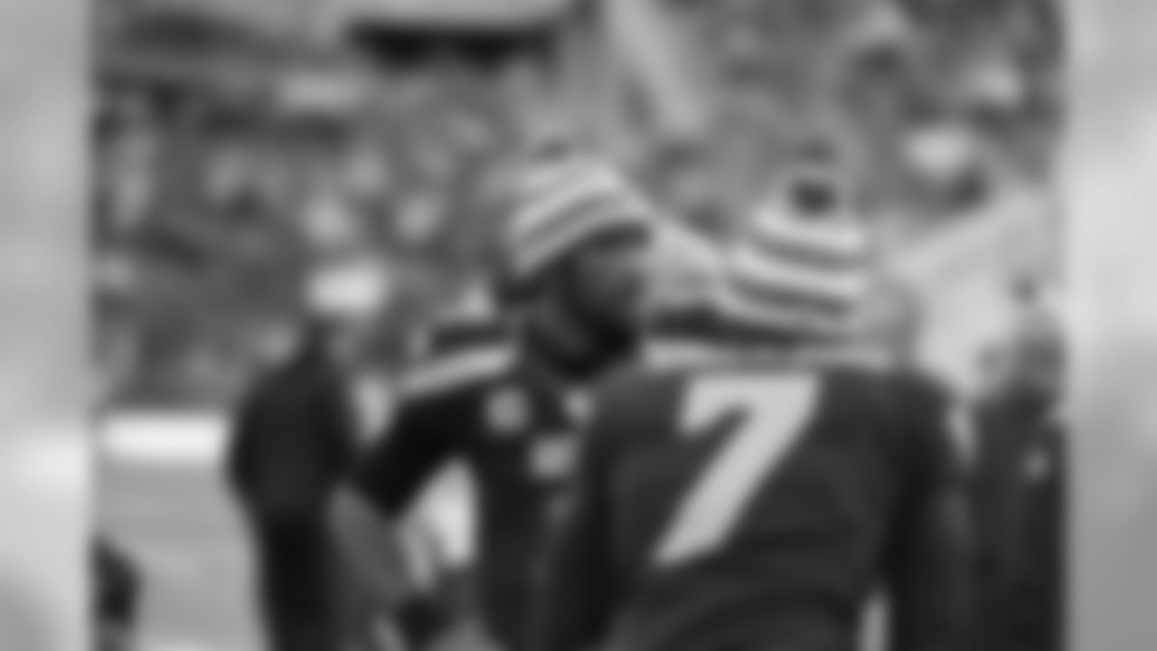 tempSeahawksSideline_vs_49ers-22.jpg