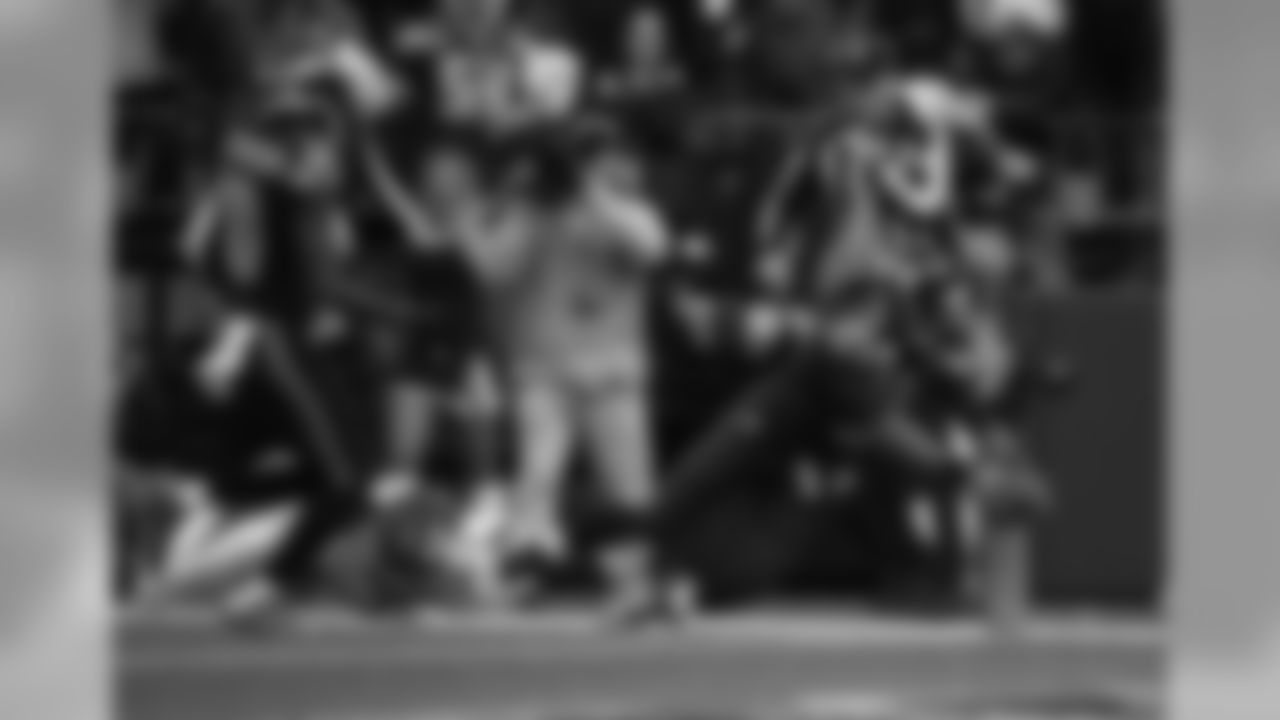 russellwilson_running-32.jpg