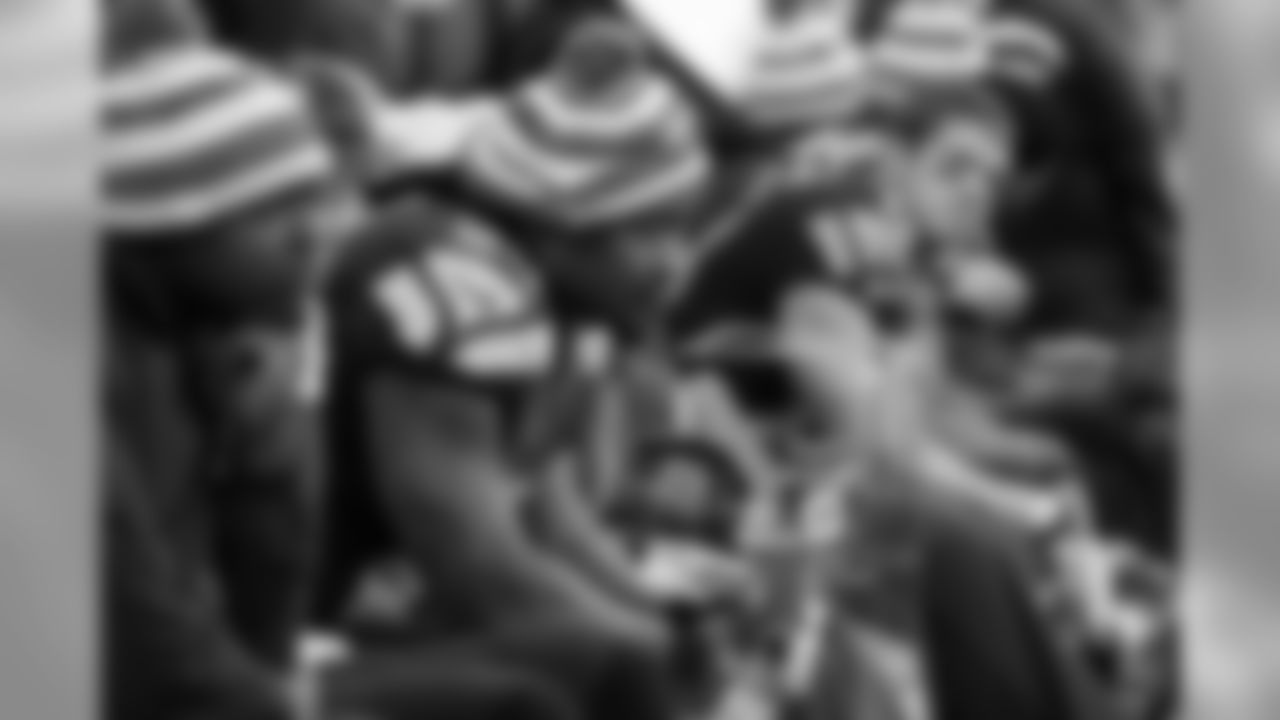 tempSeahawksSideline_vs_49ers-18.jpg