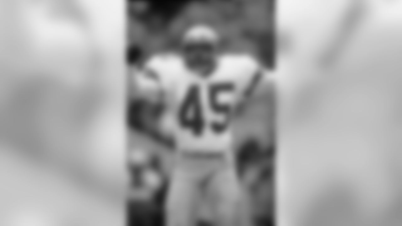Seattle Seahawks safety Kenny Easley (45) sets for play in 1987. (Al Messerschmidt via AP)