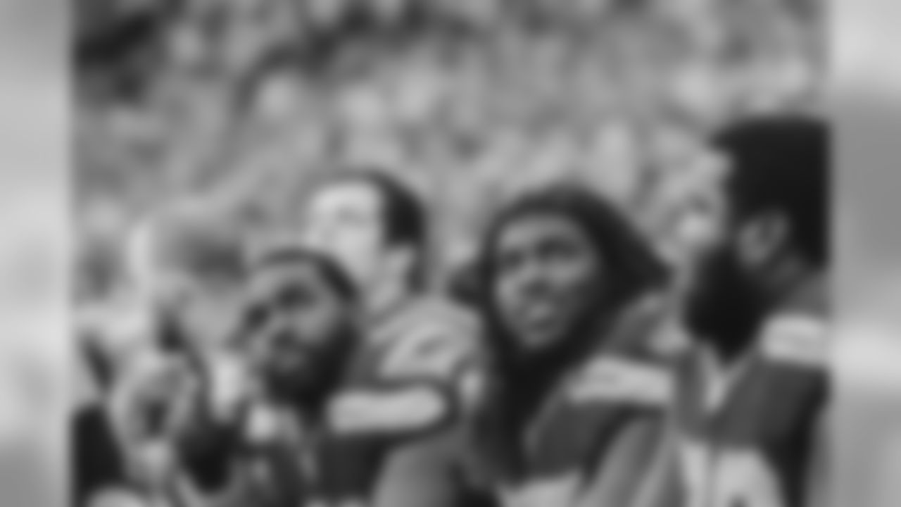 tempSeahawksSideline_vs_49ers-58.jpg
