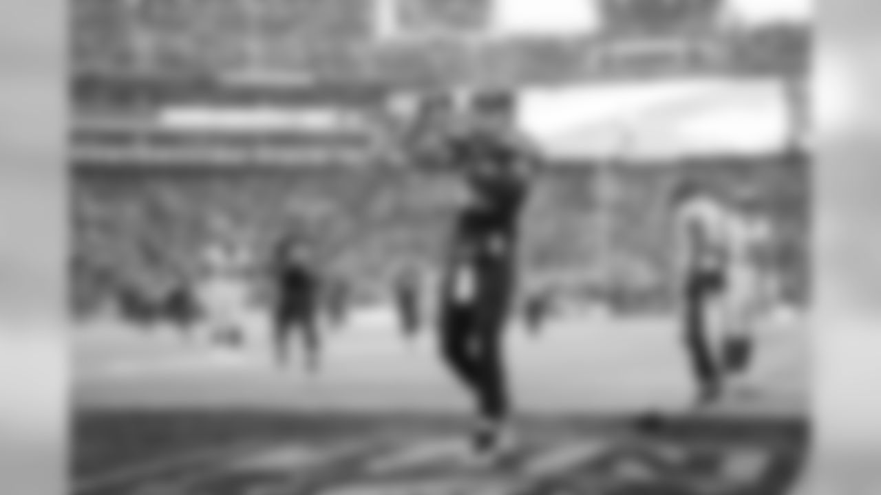 Jimmy Graham is pumped up and gets the crowd pumped up after his juggling catch to the one-yard line set up a Seattle touchdown.