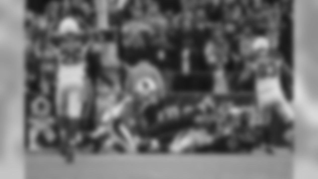Seattle's Russell Wilson recovered his own fumble in the end zone for an Arizona safety to make the score 5-0 in favor of the Cardinals.
