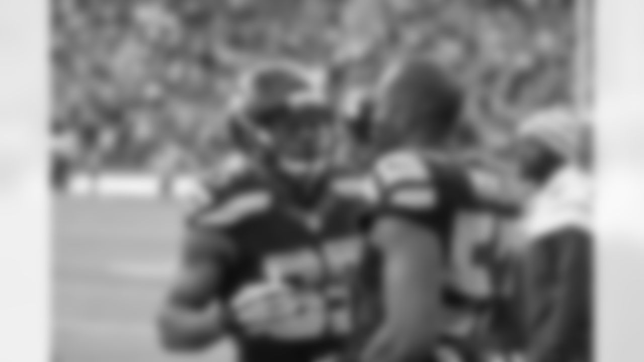 tempSeahawksSideline_vs_49ers-50.jpg