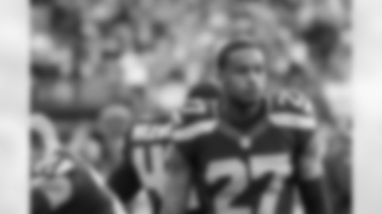 tempSeahawksSideline_vs_49ers-62.jpg