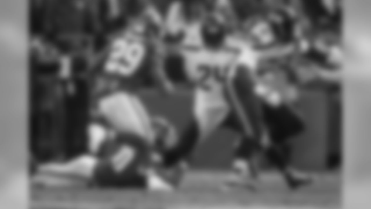 The Chiefs did everything they could to try to stop Seattle running back Marshawn Lynch, including grabbing his undershirt to try to bring him down.