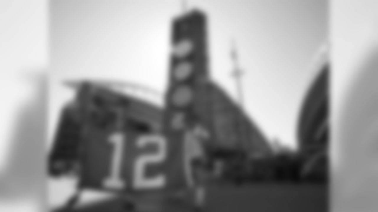 Week 2 - Seahawks vs 49ers Photos