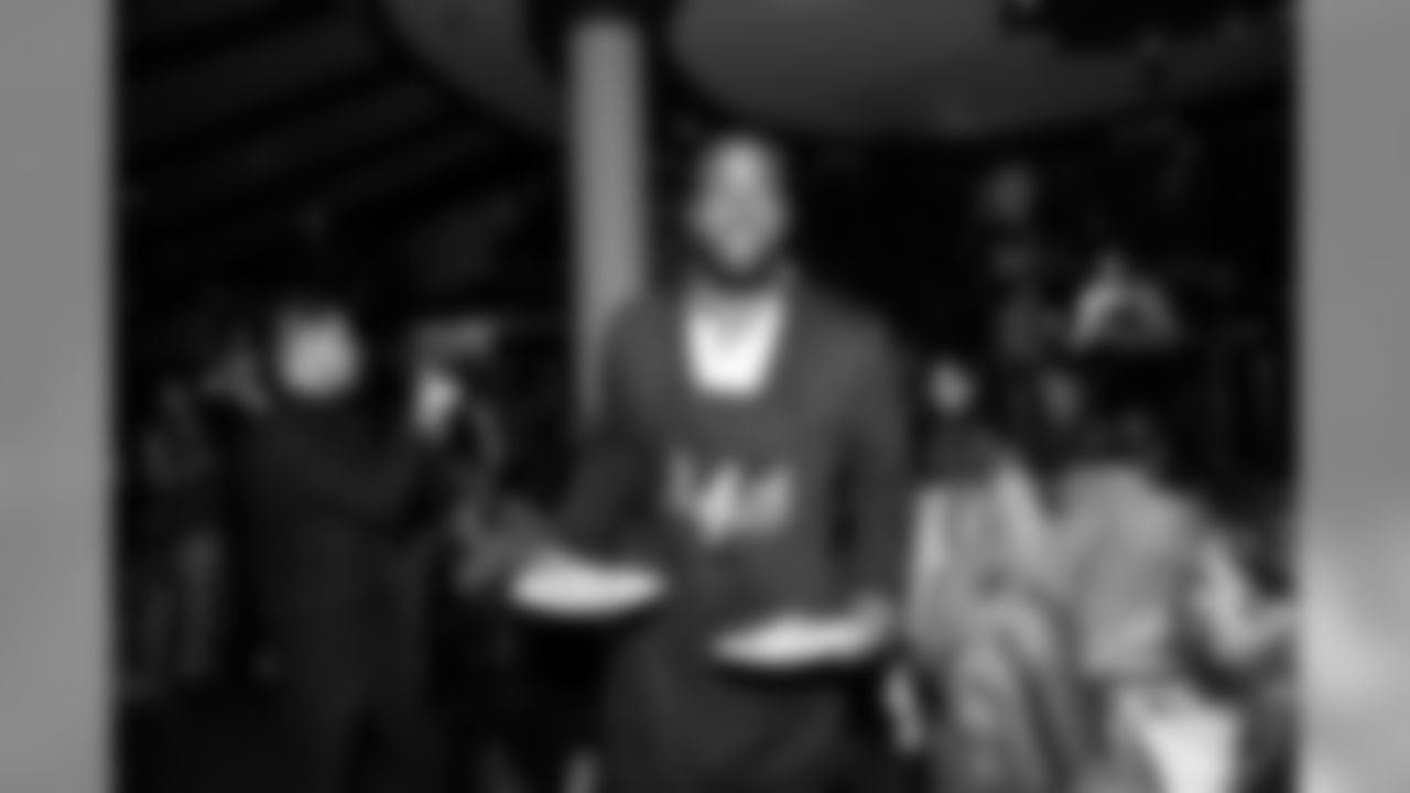 cliff_avril_charity_dining_2017_1273.jpg