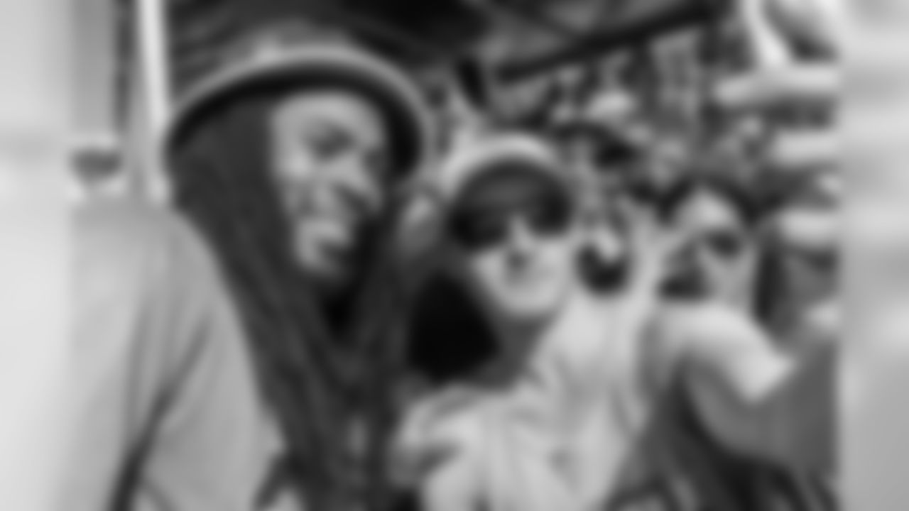 170125_pro_bowl_nfc_fans_day_one-17.jpg