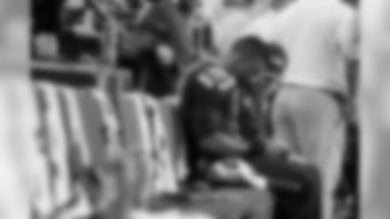 russellwilson_sidelines-10.jpg