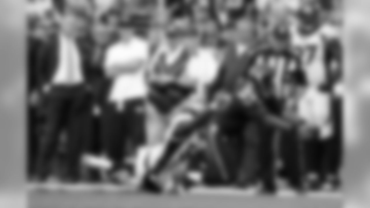 russellwilson_running-12.jpg