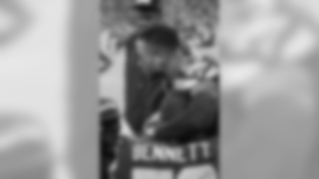 tempSeahawksSideline_vs_49ers-43.jpg