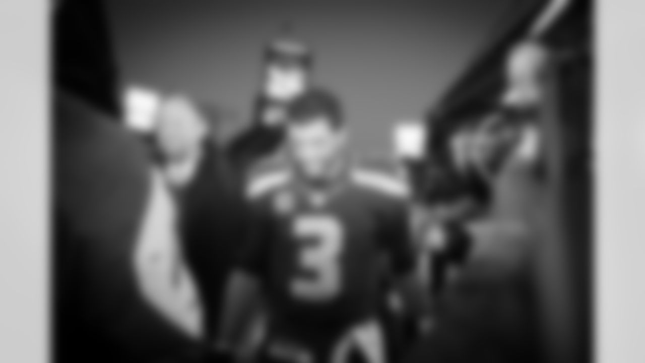 tempSeahawksSideline_vs_49ers-40.jpg