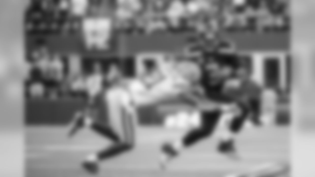 russellwilson_running-4.jpg