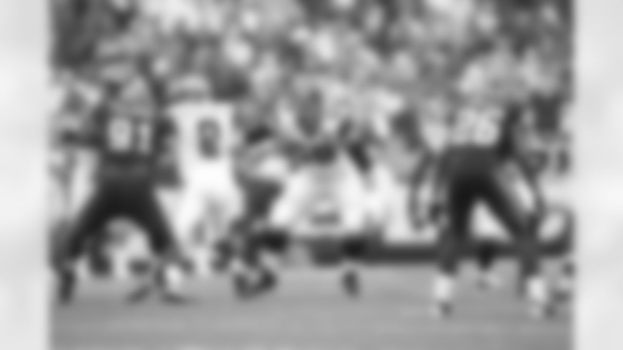 Mike Wahle pass protects