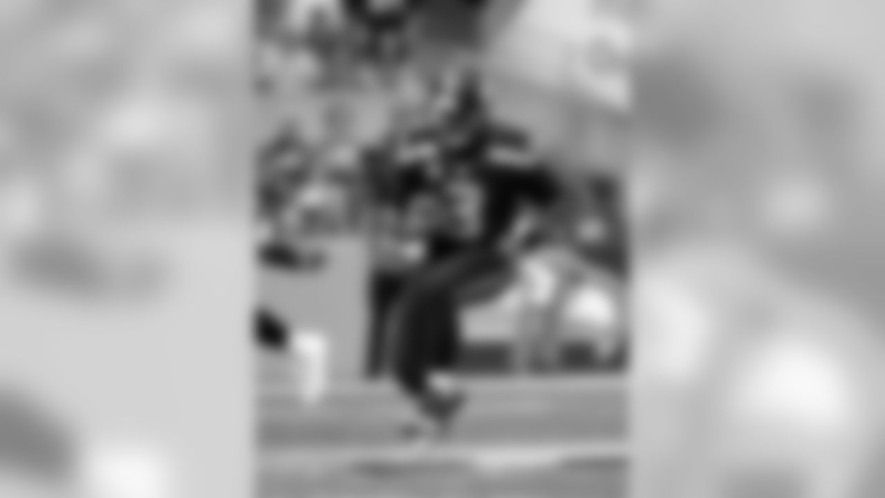 russellwilson_running-11.jpg