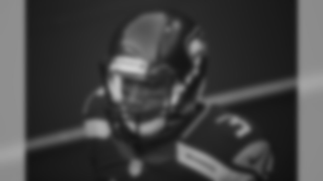 russellwilson_sidelines-5.jpg