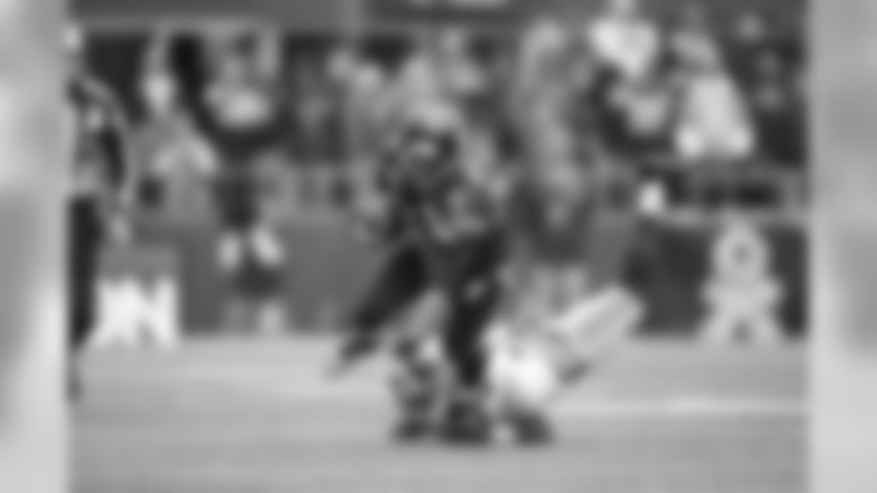 russellwilson_running-28.jpg