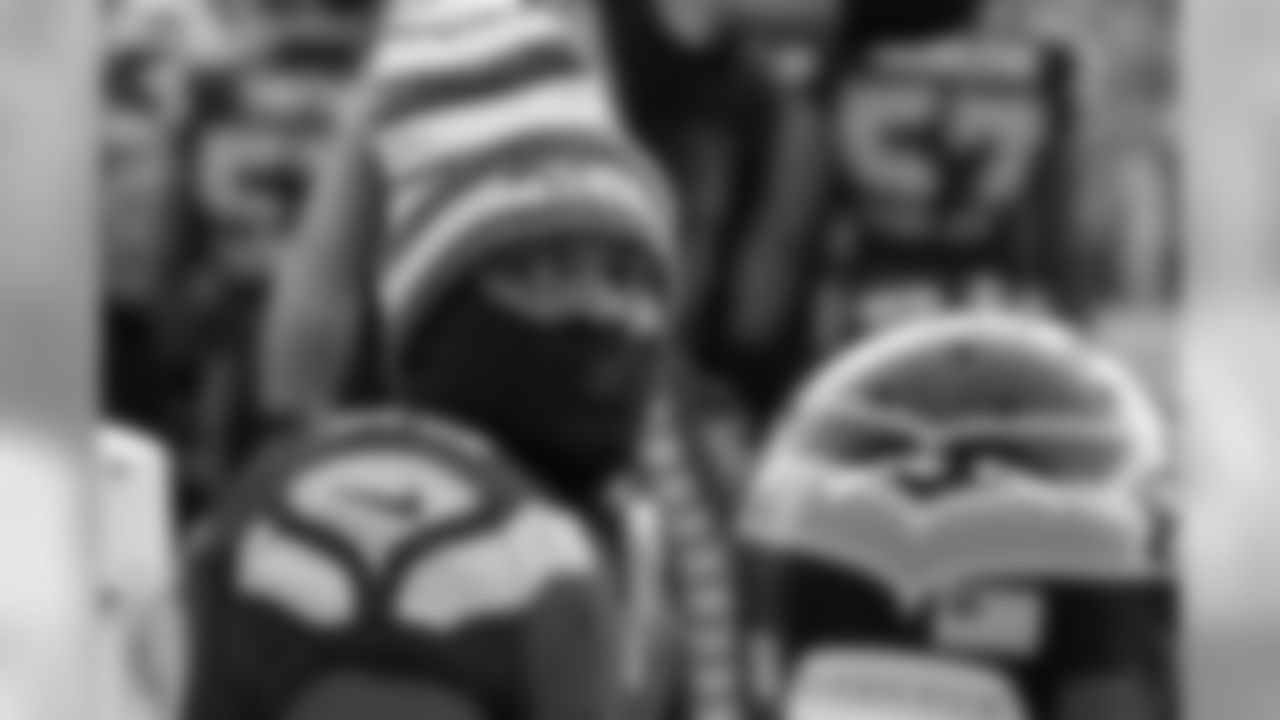 tempSeahawksSideline_vs_49ers-69.jpg