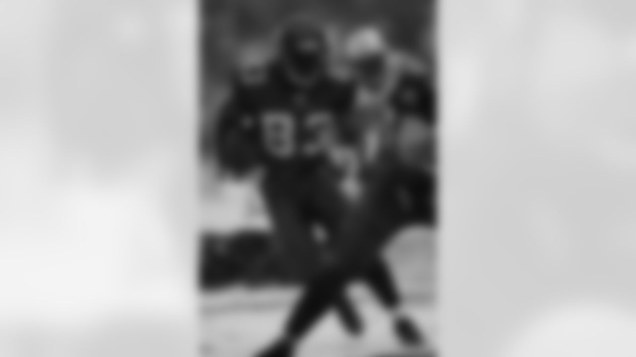Deion Branch cuts back on the frosty surface at Qwest.