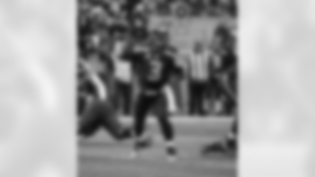 russellwilson_passing-21.jpg