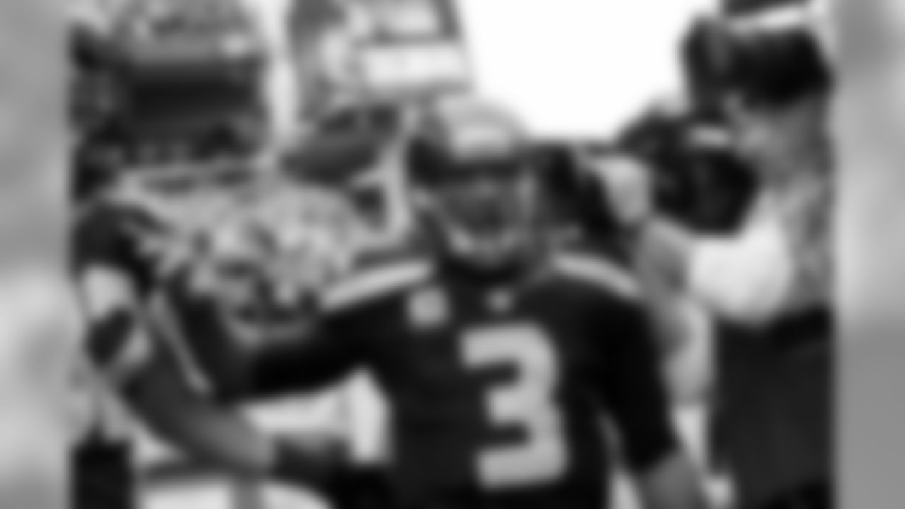 russellwilson_sidelines-20.jpg