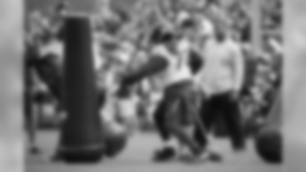 72_michael_bennett_practice.jpg
