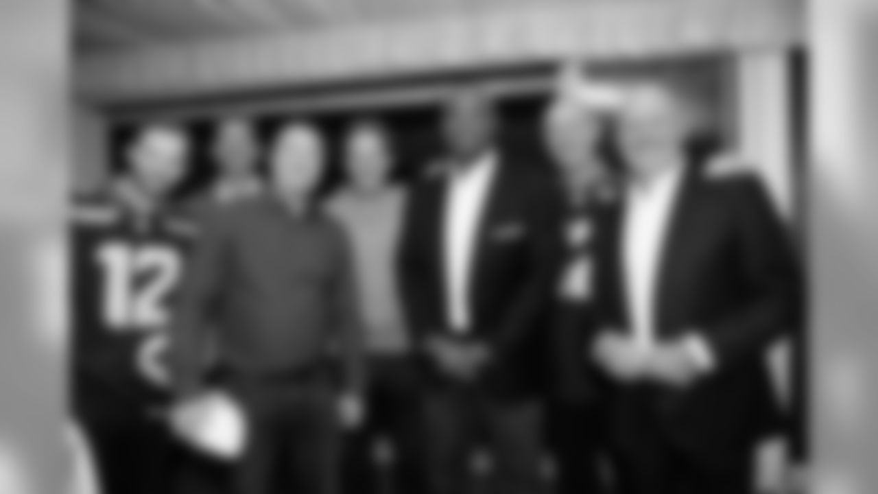 cliff_avril_charity_dining_2017_1168.jpg