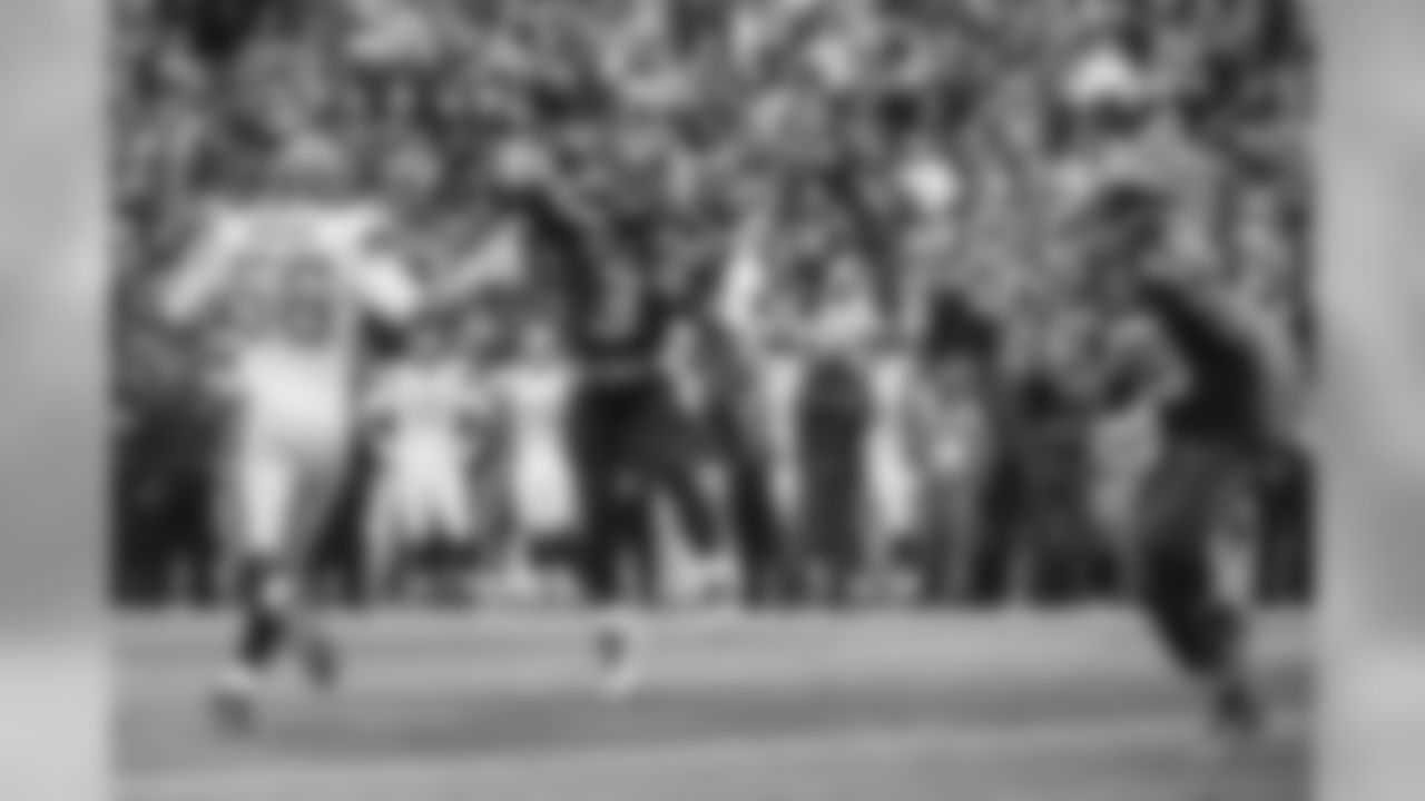 Seahawks quarterback Russell Wilson's first touchdown pass to Doug Baldwin went to the left side, and in the second quarter the duo paired up on the right. Wilson threw over blitzing Cleveland linebacker Karlos Dansby to Baldwin for a six-yard touchdown.