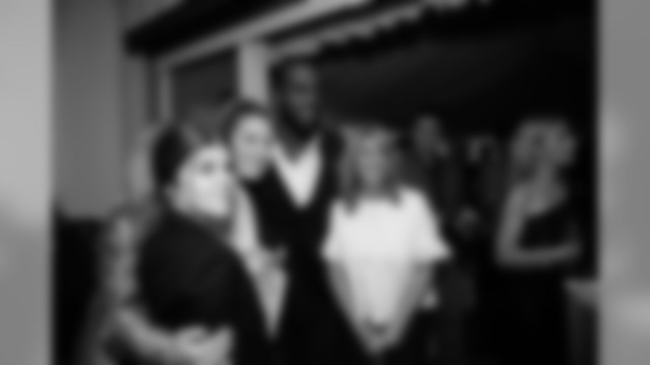 cliff_avril_charity_dining_2017_1193.jpg