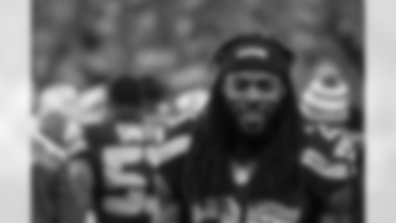 tempSeahawksSideline_vs_49ers-91.jpg