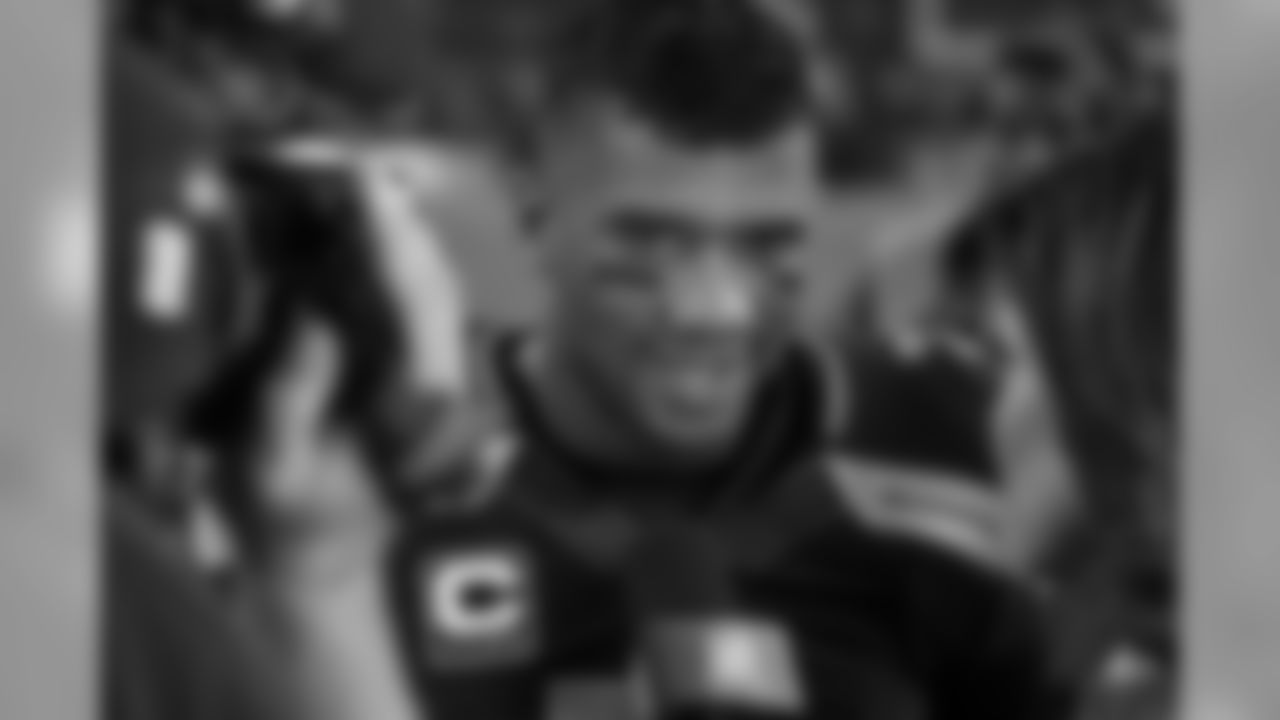 russellwilson_sidelines-11.jpg