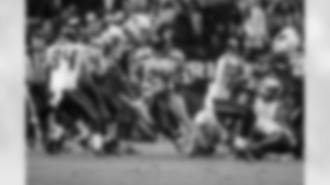 Key blocks by the offensive line, a seal block by Ricardo Lockette on the safety, and Marshawn Lynch bursts into daylight.