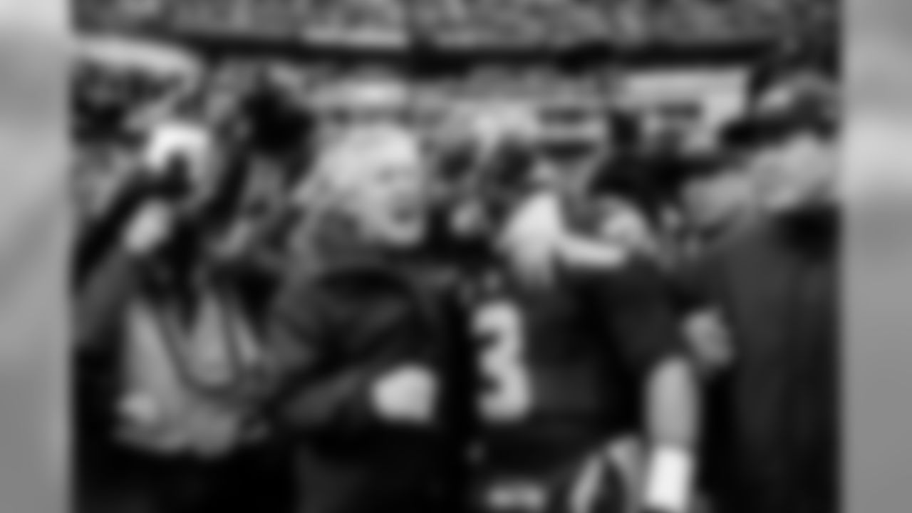 russellwilson_sidelines-39.jpg