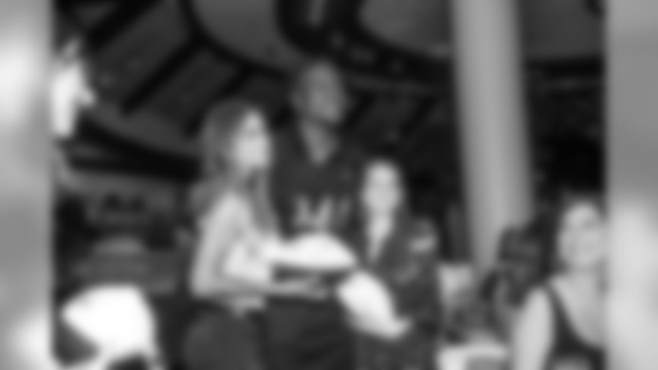 cliff_avril_charity_dining_2017_1338.jpg