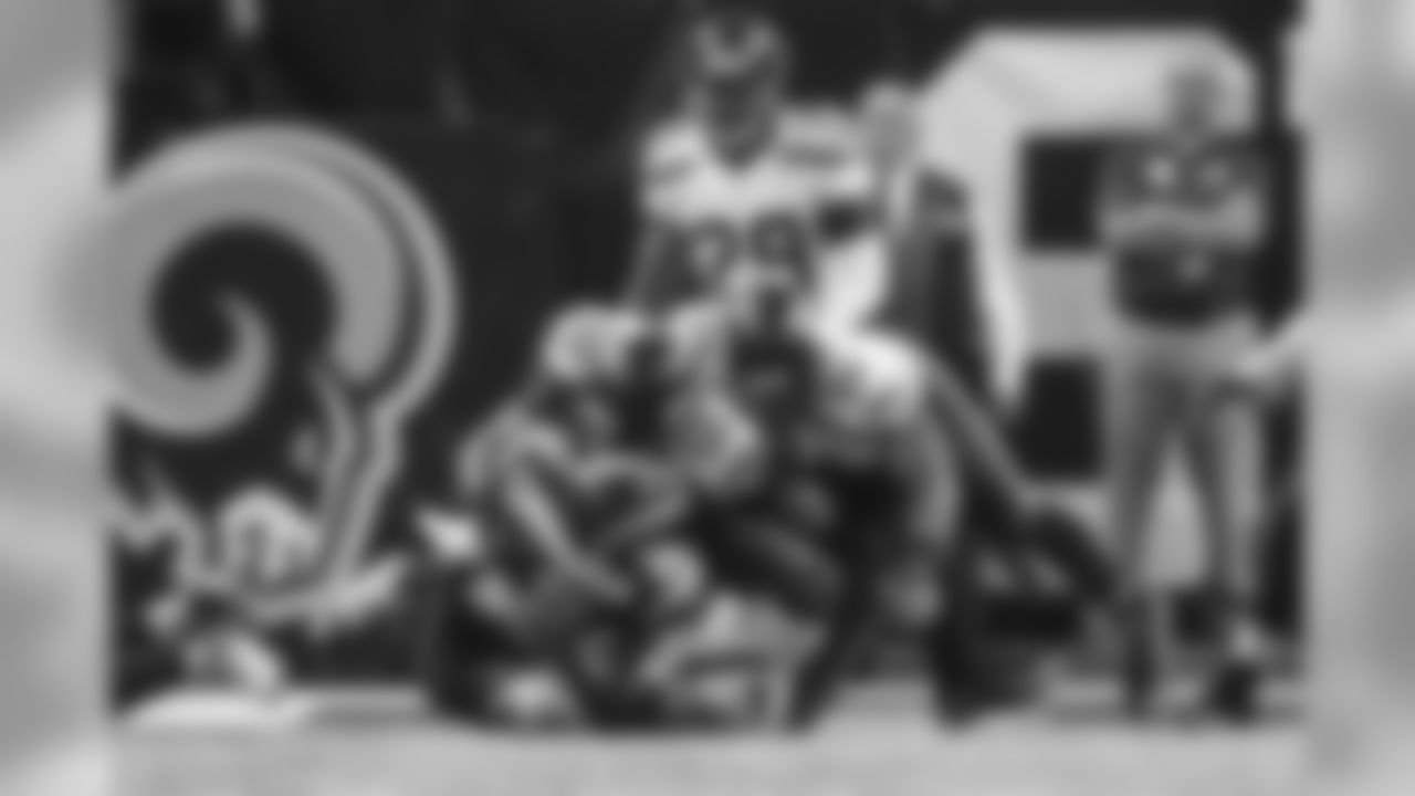 2015wk1_seahawks_rams_blog_33.jpg