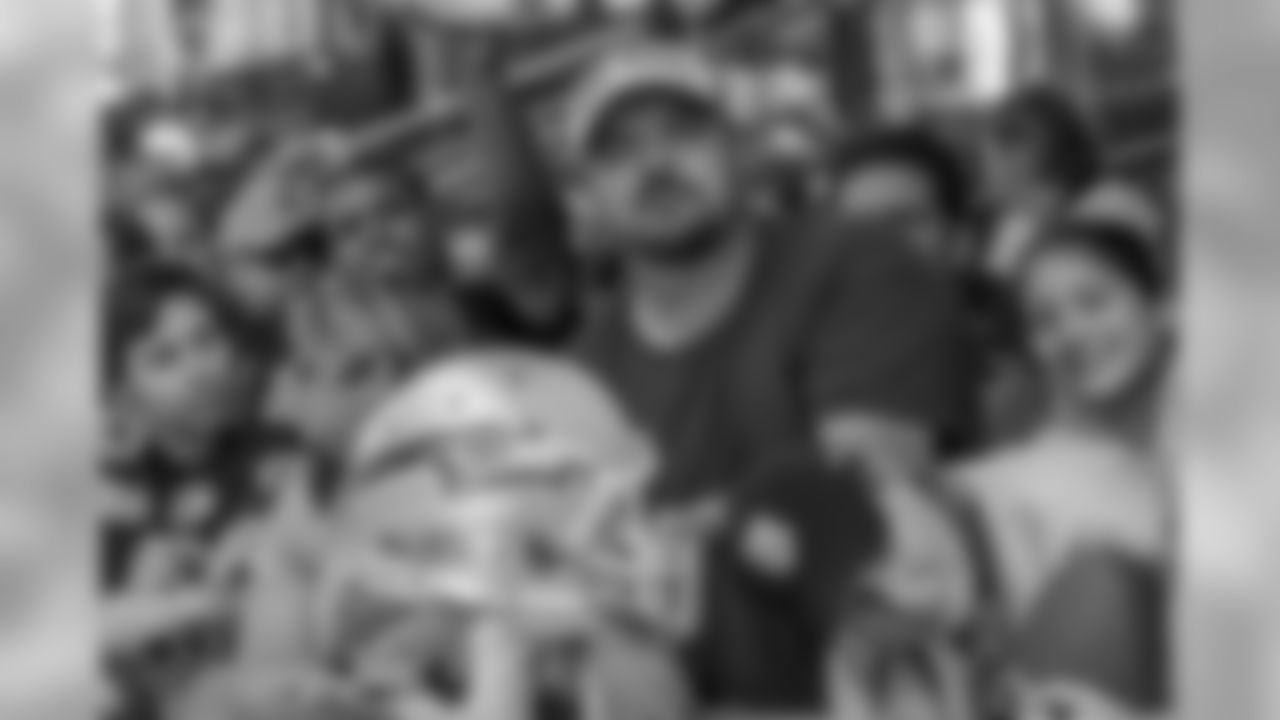 170126_pro_bowl_fans_day_two-21.jpg