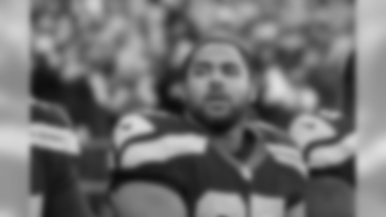 tempSeahawksSideline_vs_49ers-47.jpg
