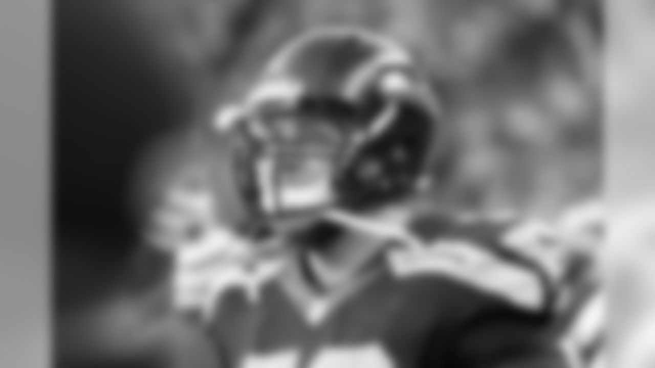 tempSeahawksSideline_vs_49ers-27.jpg