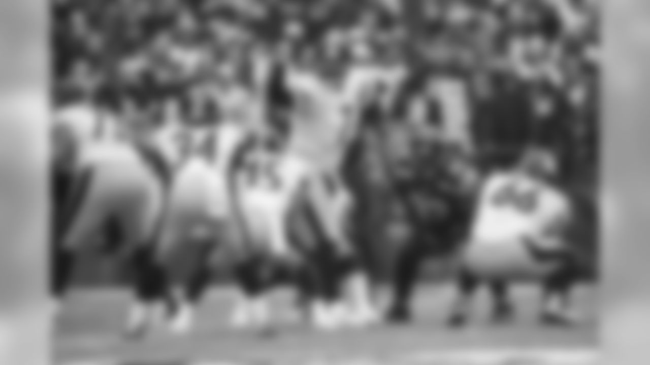 Seattle's crowd noise forced Pittsburgh quarterback Ben Roethlisberger to work hard to communicate with his teammates.