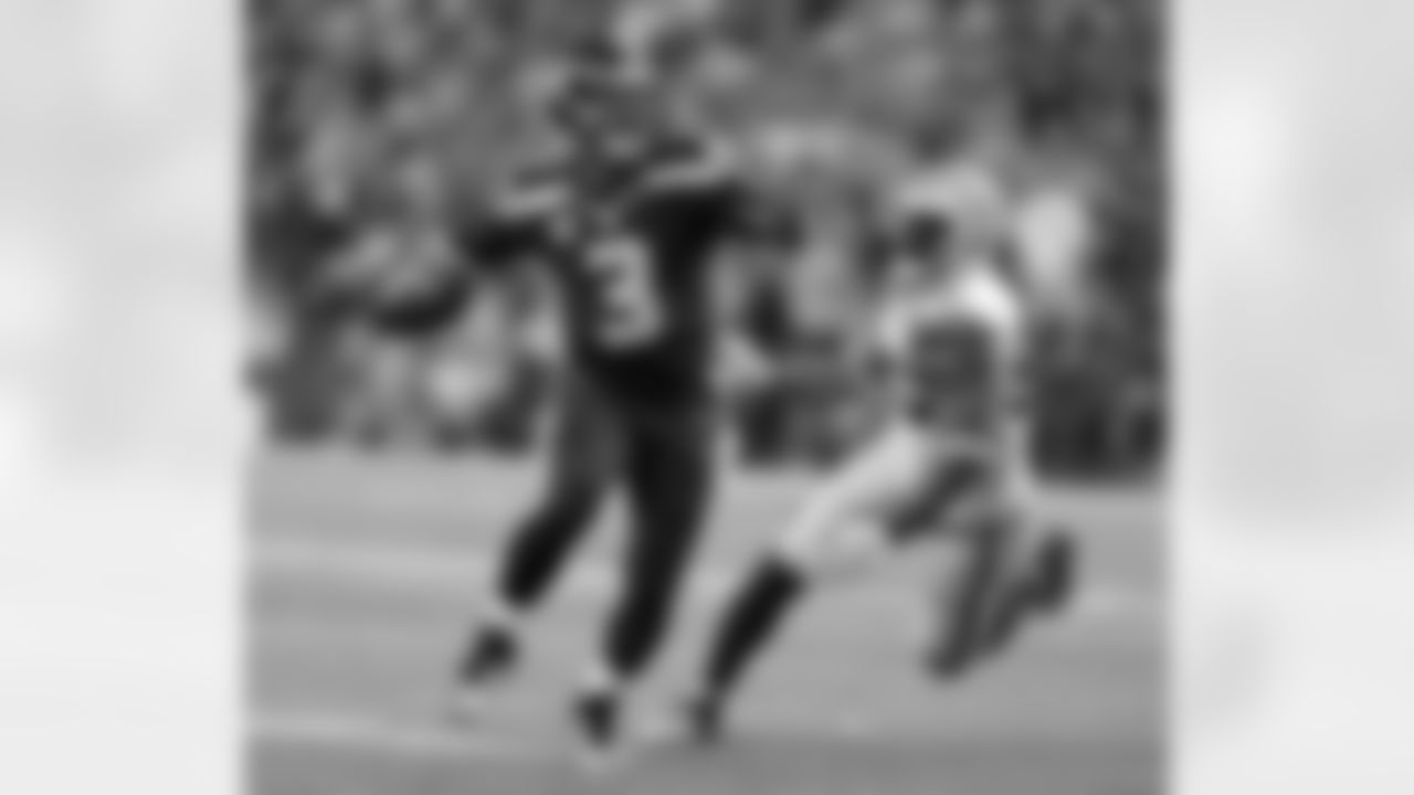 russellwilson_passing-2.jpg