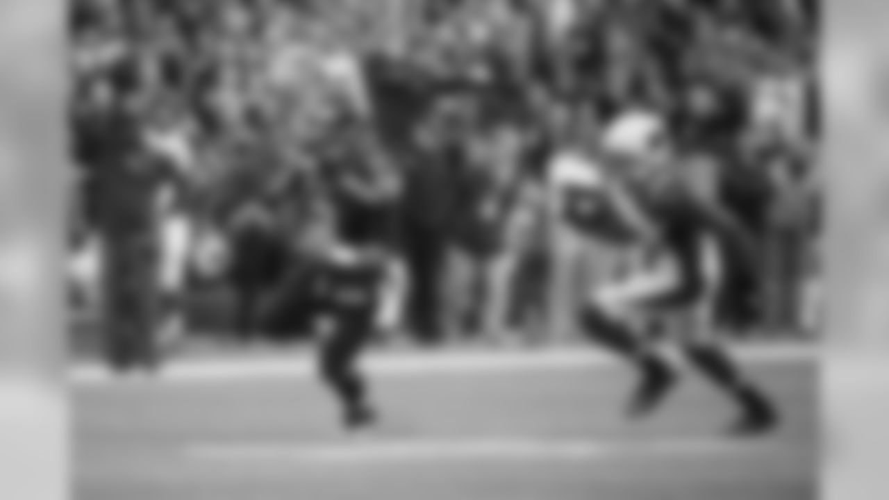 russellwilson_running-33.jpg
