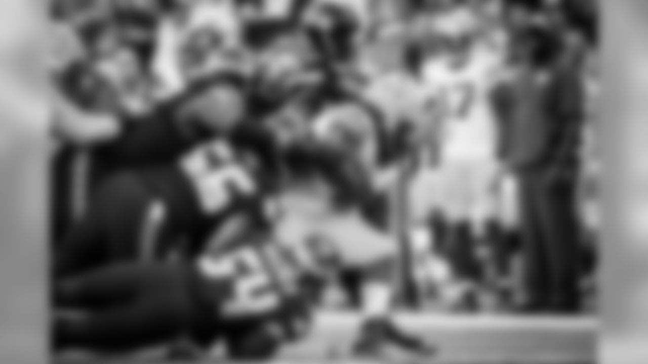 Seattle's defense swarmed all over Green Bay running back Eddie Lacy. On this play, K.J. Wright, Brandon Mebane, Cliff Avril and Bobby Wagner combine on a gang tackle.
