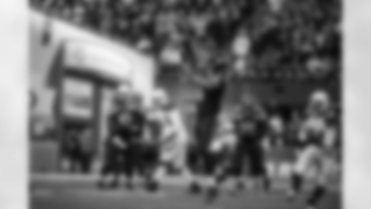 Seattle's Jermaine Kearse finds himself open down the seam and hauls in a 19-yard pass from quarterback Russell Wilson in the second quarter.
