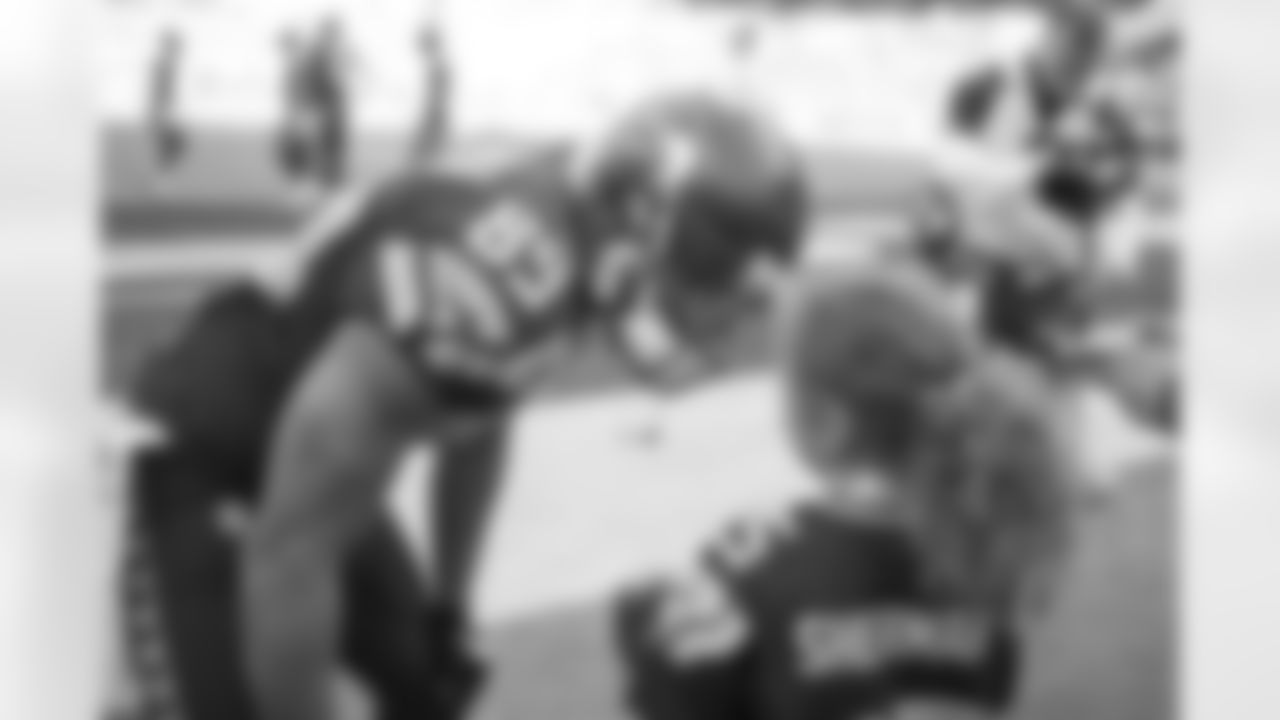 tempSeahawksSideline_vs_49ers-41.jpg