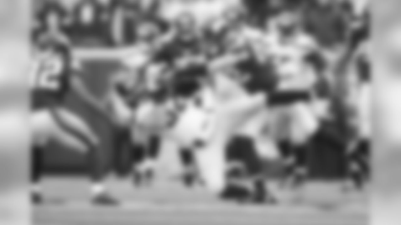 Seahawks tight end Luke Willson stepped up in the absence of the injured Jimmy Graham, catching this tough pass and absorbing a big hit for a 14-yard gain and a first down.