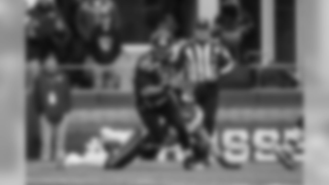 russellwilson_running-38.jpg