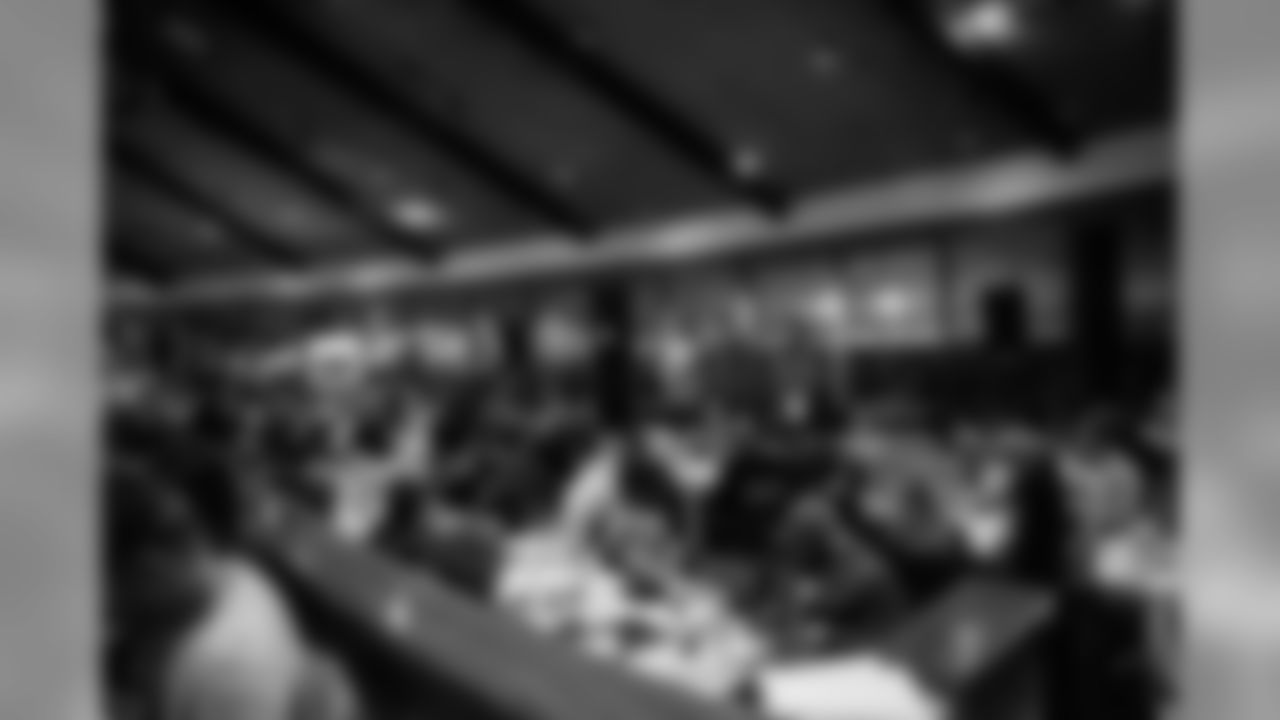 cliff_avril_charity_dining_2017_1418.jpg