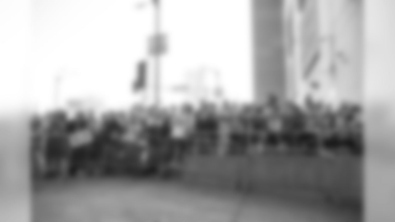 Upon arrival at the Edward Jones Dome, the players and coaches were greeted by a throng of 12s surrounding the visiting team entrance to the stadium.